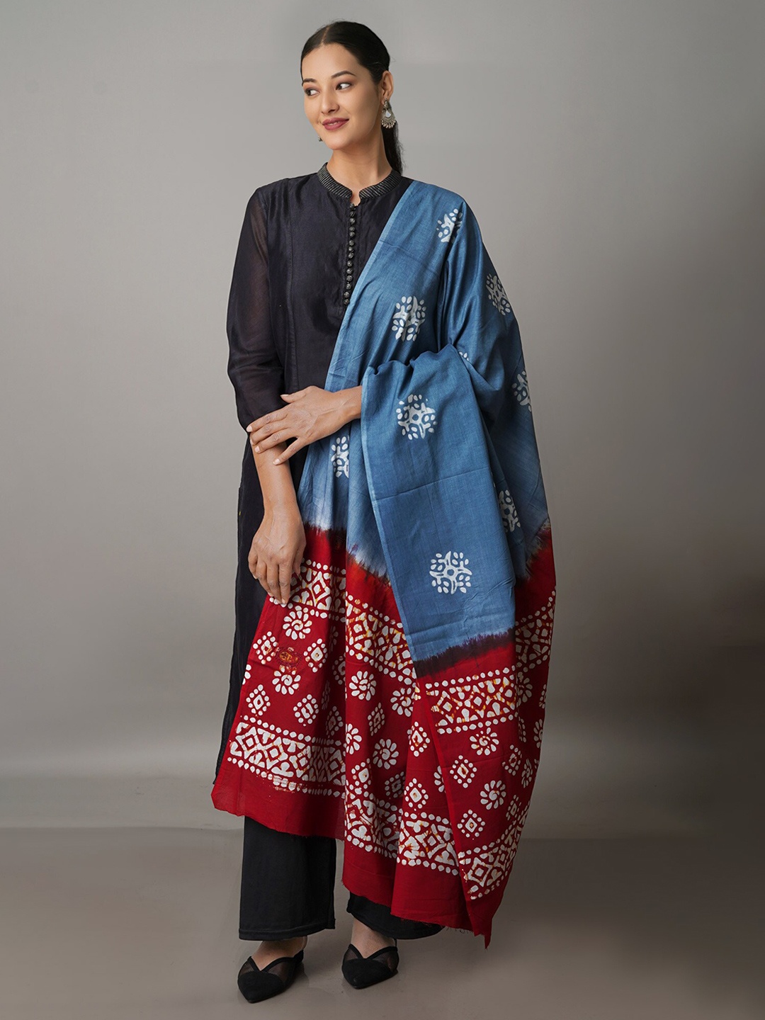 

Unnati Silks Ethnic Motifs Printed Pure Cotton Batik Dupatta, Blue