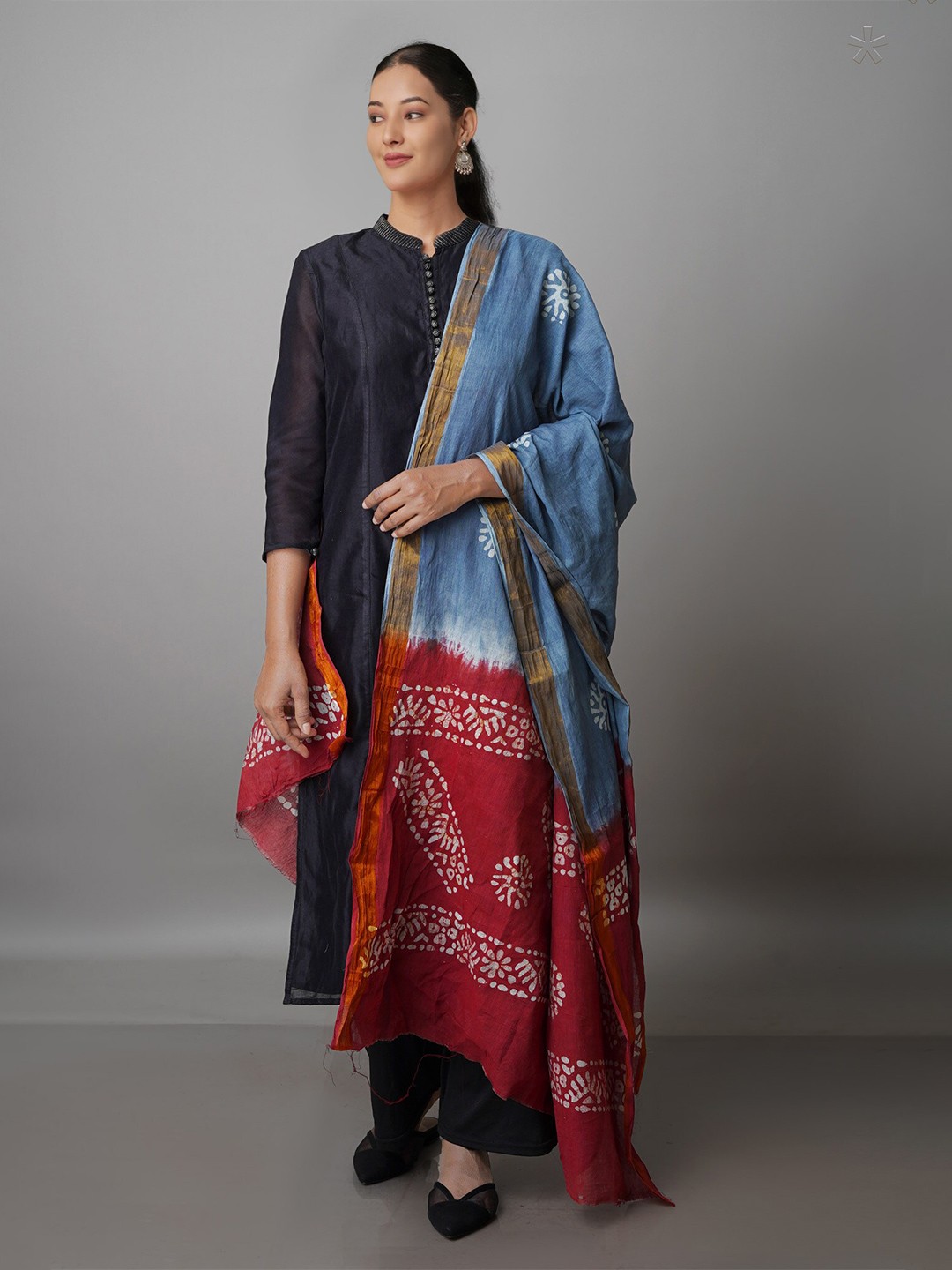 

Unnati Silks Ethnic Motifs Printed Pure Cotton Batik Dupatta, Grey