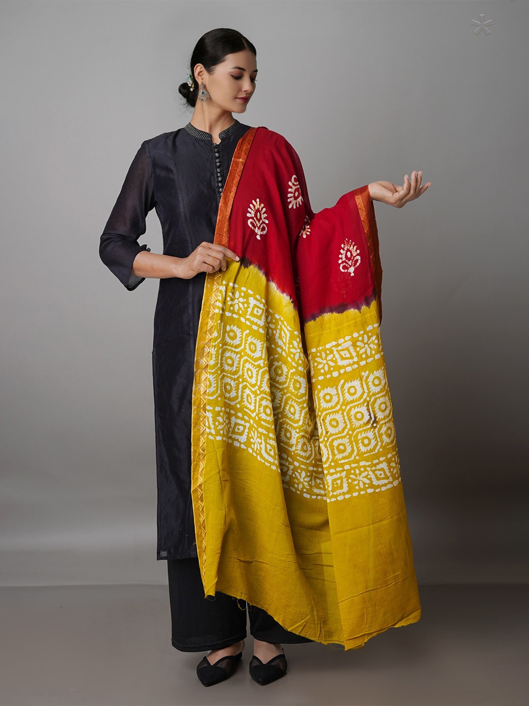 

Unnati Silks Ethnic Motifs Printed Pure Cotton Batik Dupatta, Maroon