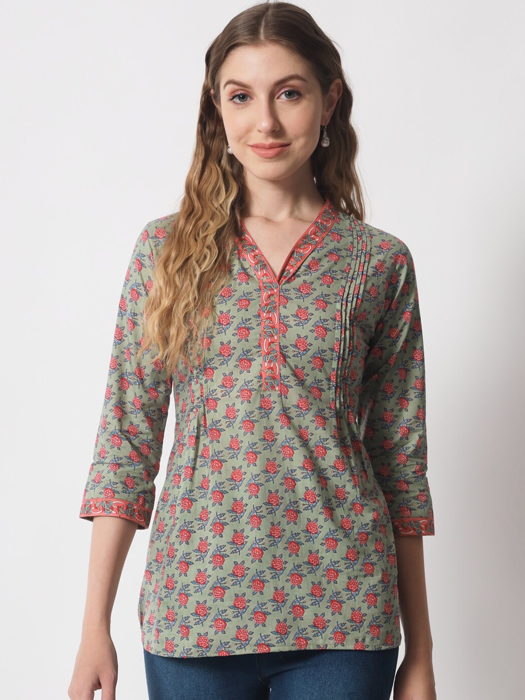 

Mishpra Pure Cotton Ethnic Motifs Printed V-Neck Top, Green