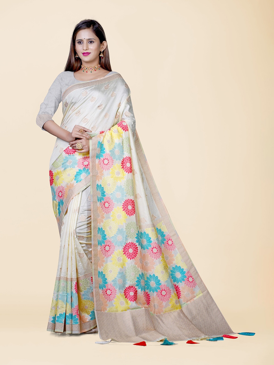 

KAJREE Floral Zari Silk Blend Jamdani Saree, Cream