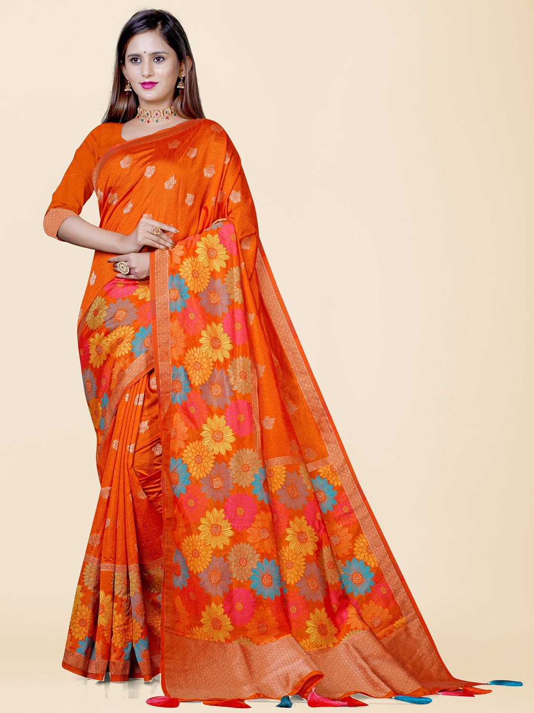

KAJREE Floral Zari Silk Blend Jamdani Saree, Orange