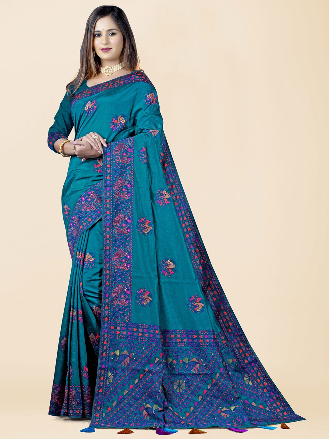 

KAJREE Floral Printed Baluchari Saree, Green