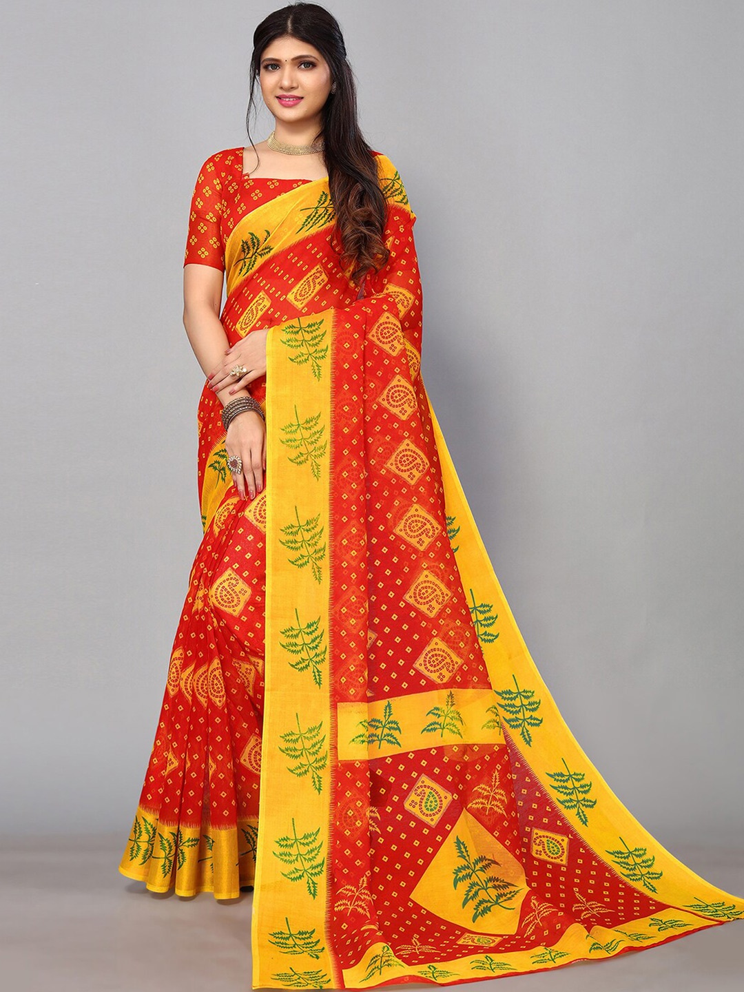 

KALINI Bandhani Printed Saree, Red