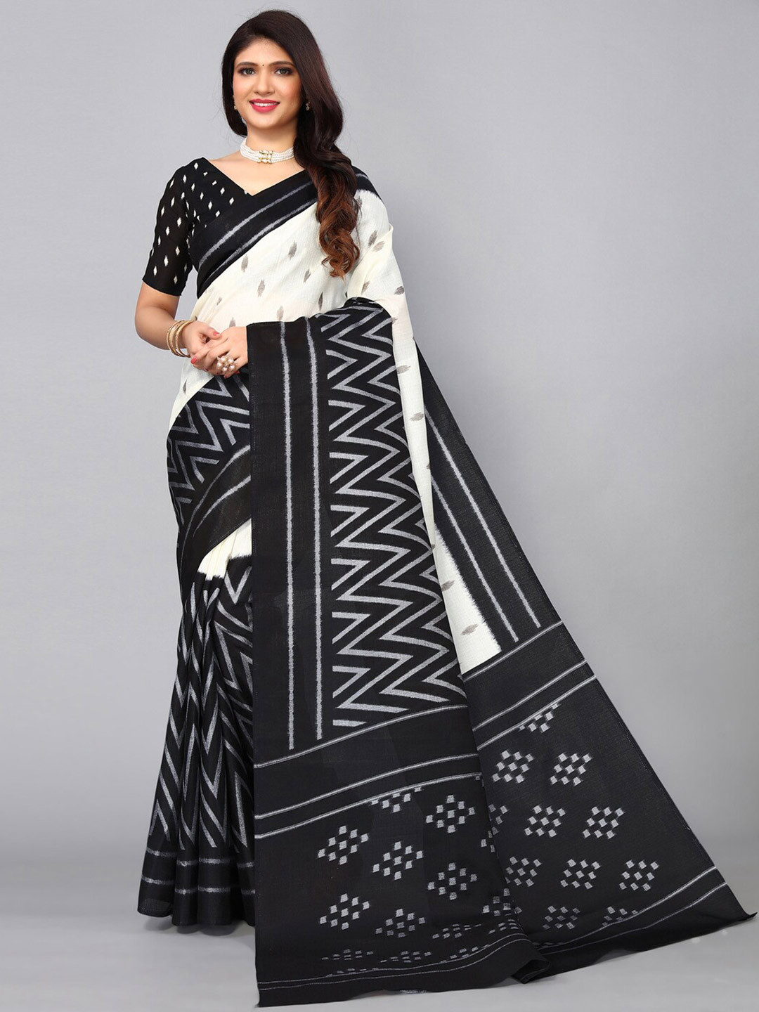 

KALINI Silk Blend Saree, Black