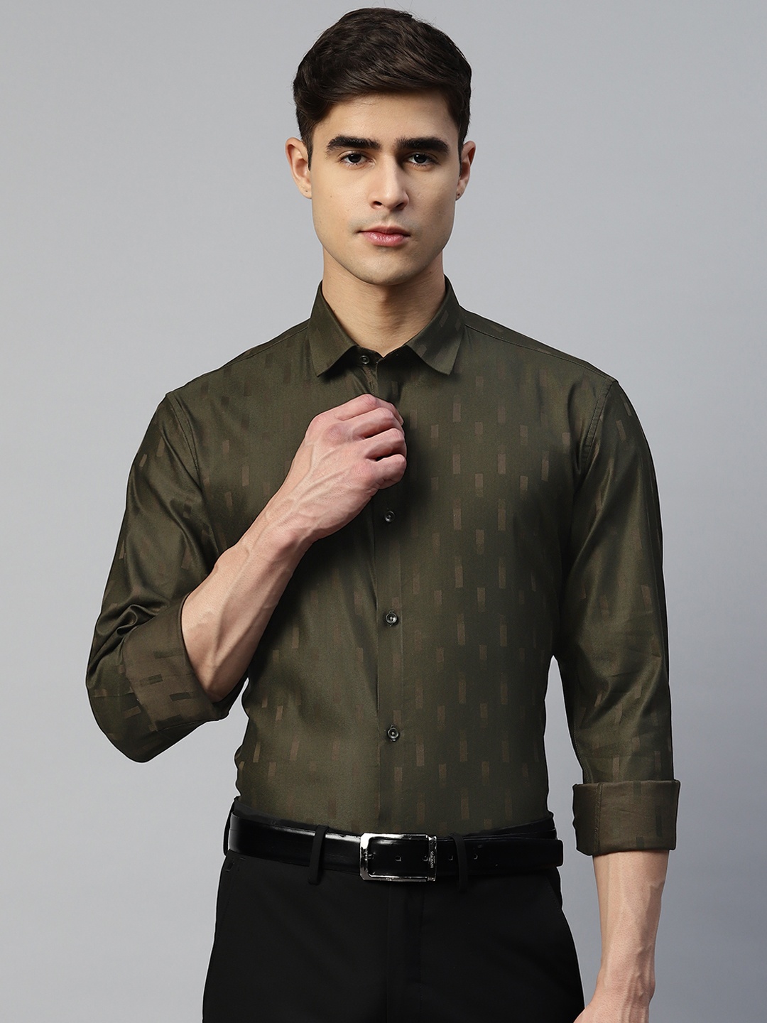 

MANQ Men Smart Solid Regular Fit Formal Shirt, Green