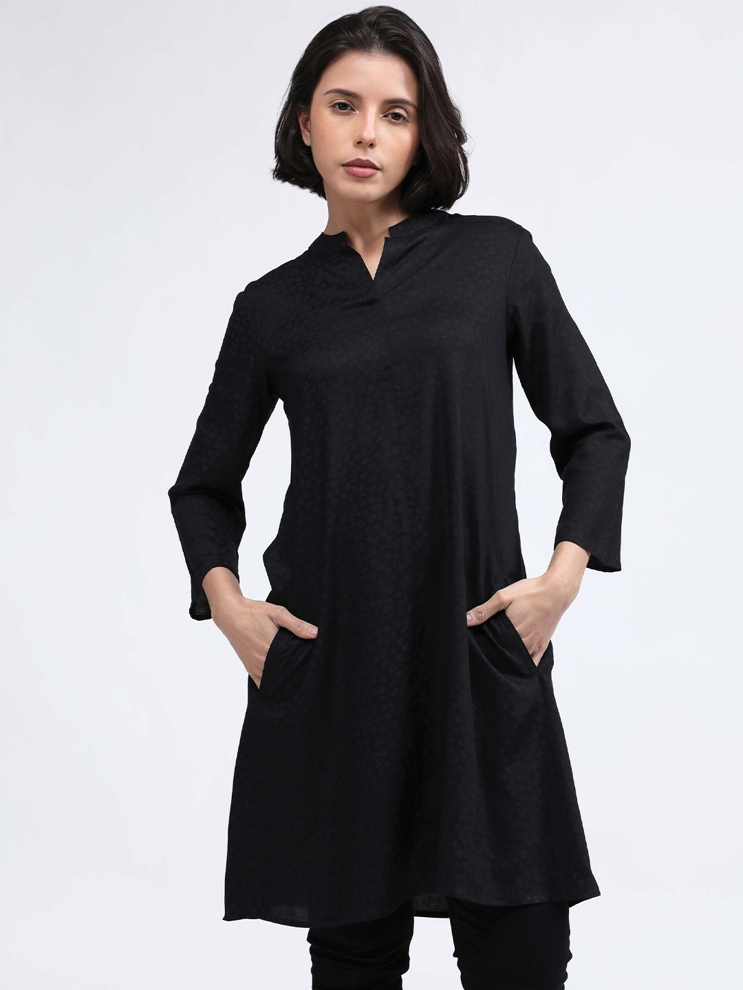 

IDK Print Mandarin Collar Longline Top, Black