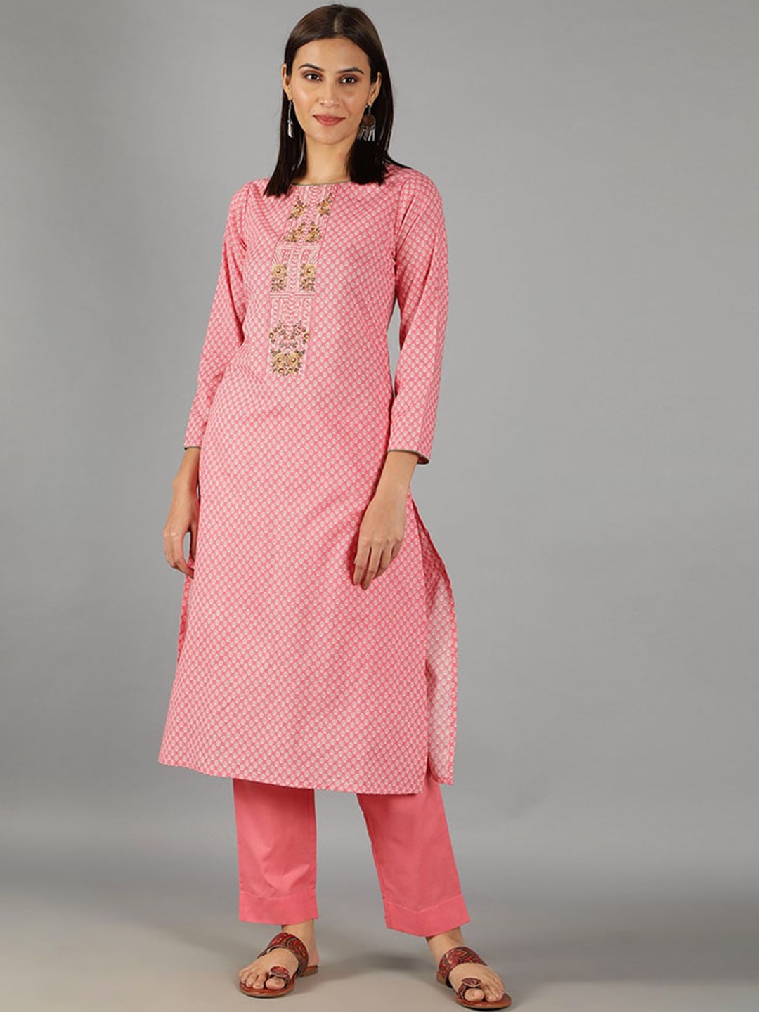 

BARARA ETHNIC Women Floral Printed Thread Work Pure Cotton Kurta with Trousers & Dupatta, Pink