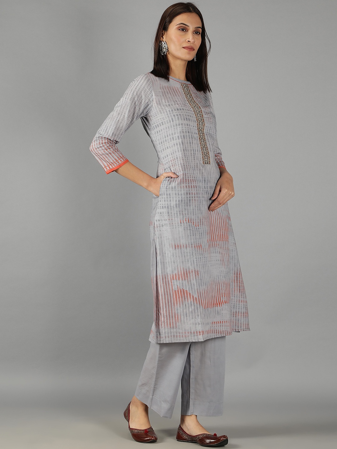 

BARARA ETHNIC Women Floral Printed Pure Cotton Kurta with Trousers & Dupatta, Grey