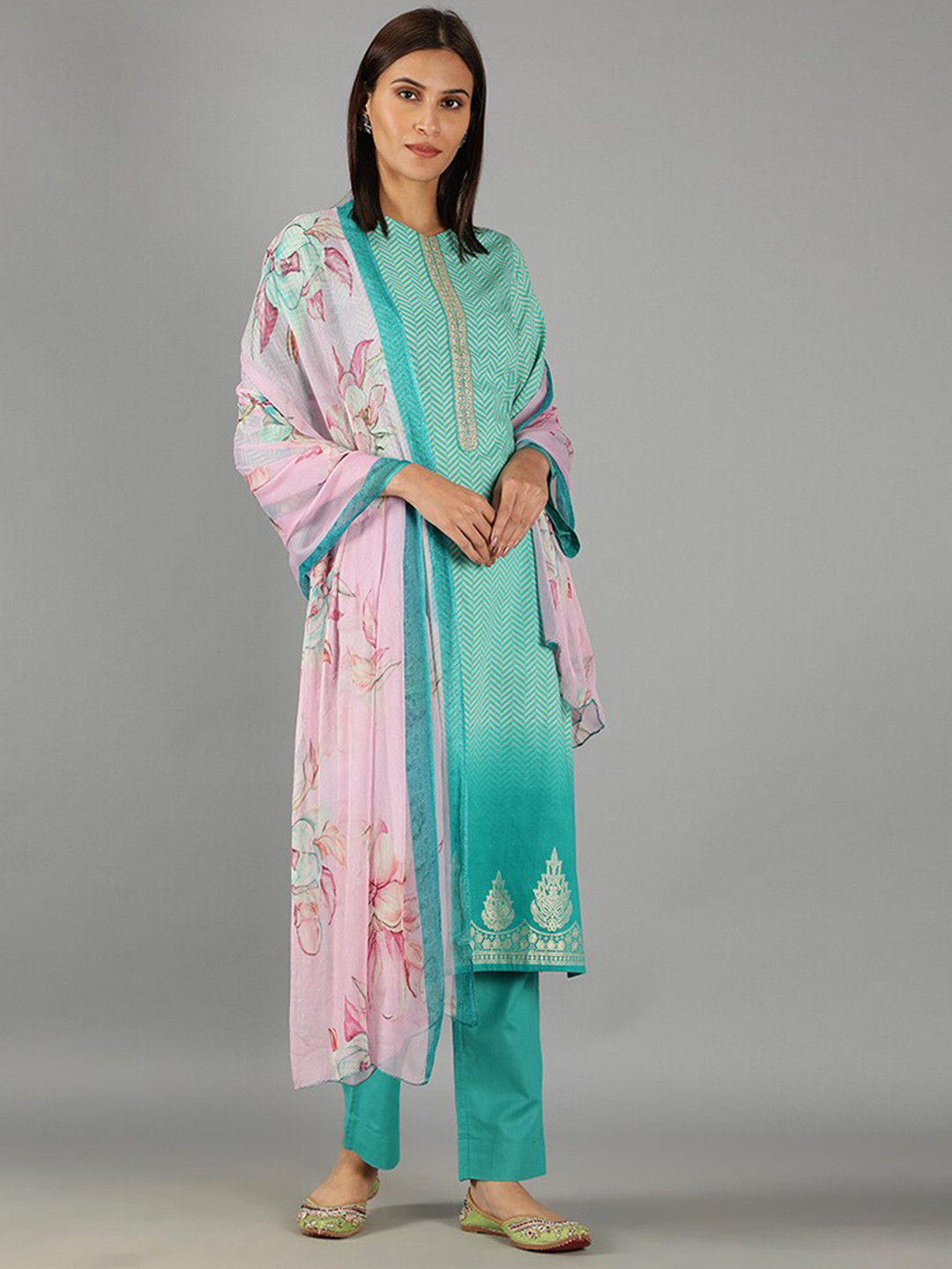 

BARARA ETHNIC Women Floral Printed Pure Cotton Kurta with Trousers & With Dupatta, Blue