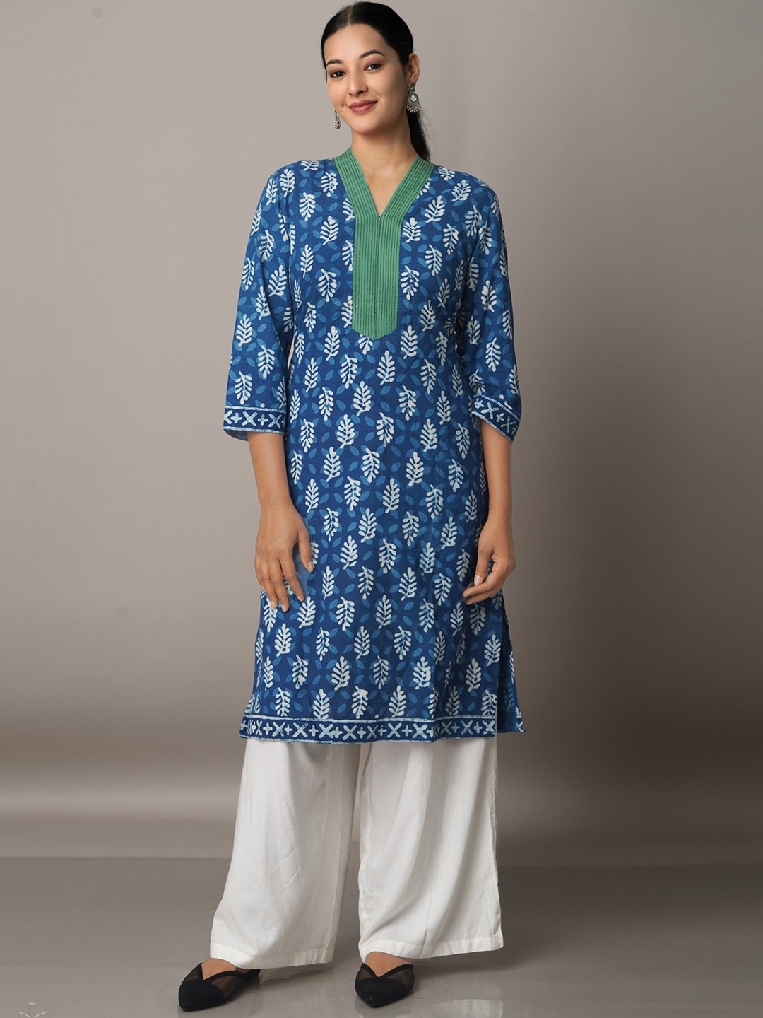 

Unnati Silks Ethnic Motifs Printed Handloom Kurta, Navy blue