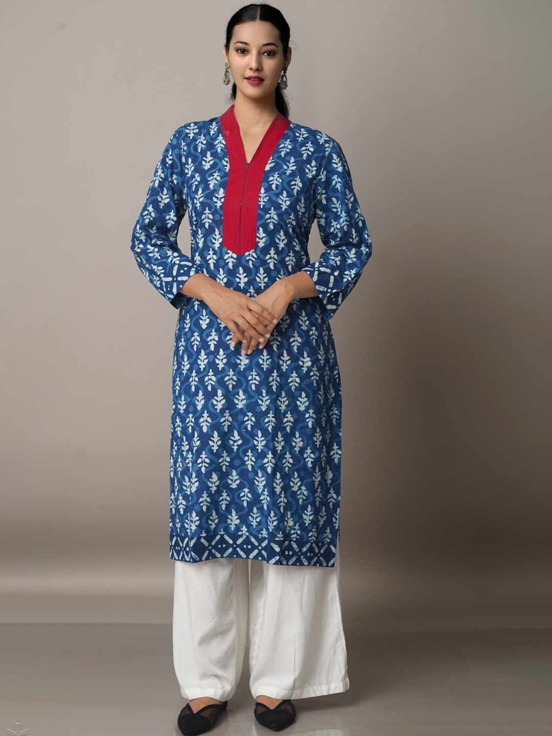 

Unnati Silks Ethnic Motifs Printed Handloom Kurta, Navy blue
