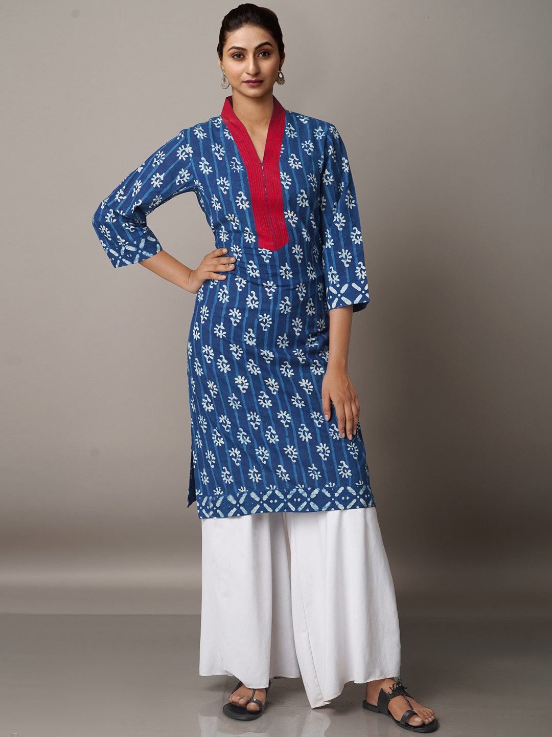 

Unnati Silks Women Ethnic Motifs Printed Handloom Cotton Kurta, Navy blue