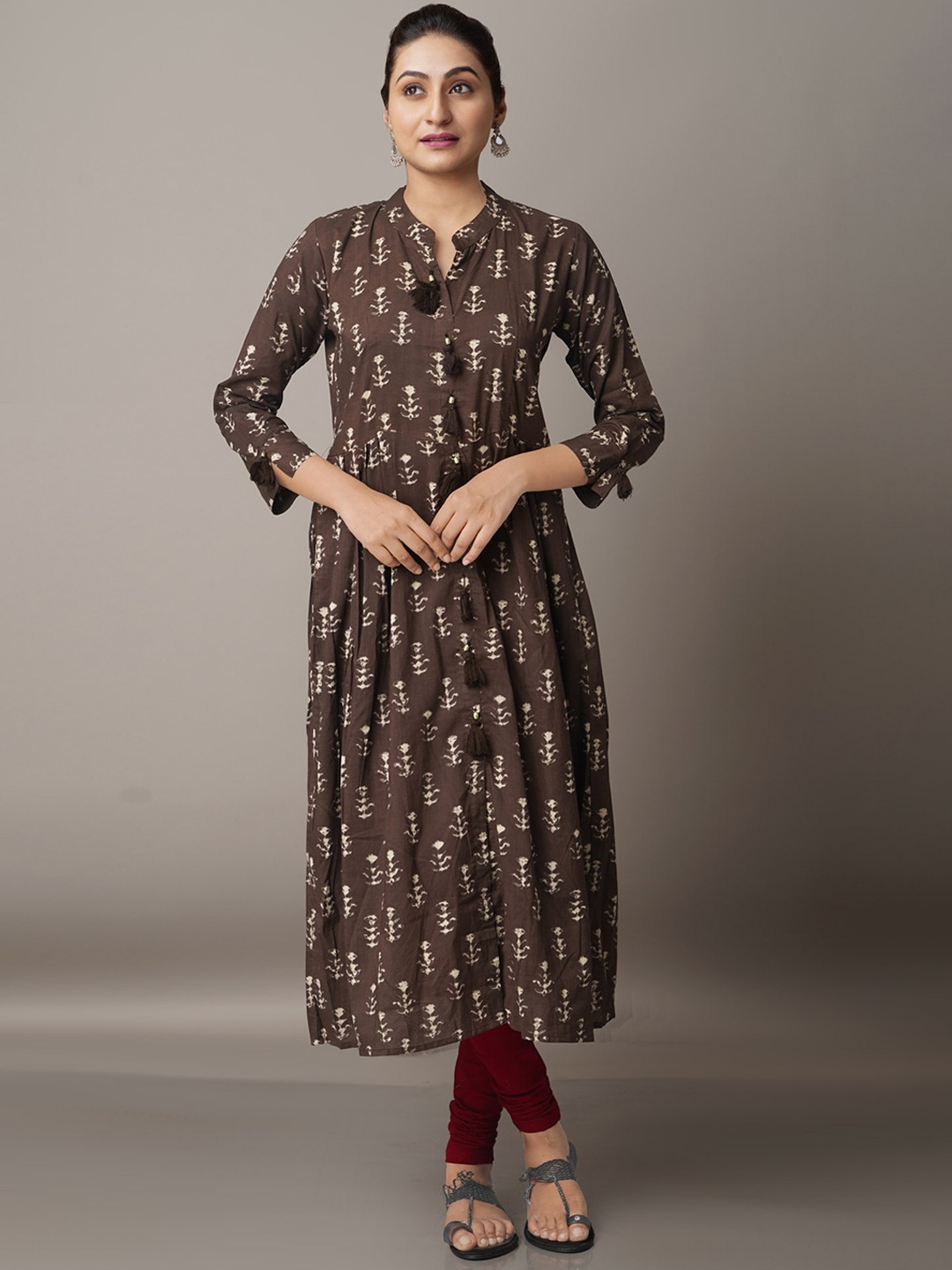 

Unnati Silks Women Floral Printed Handloom Cotton Kurta, Brown