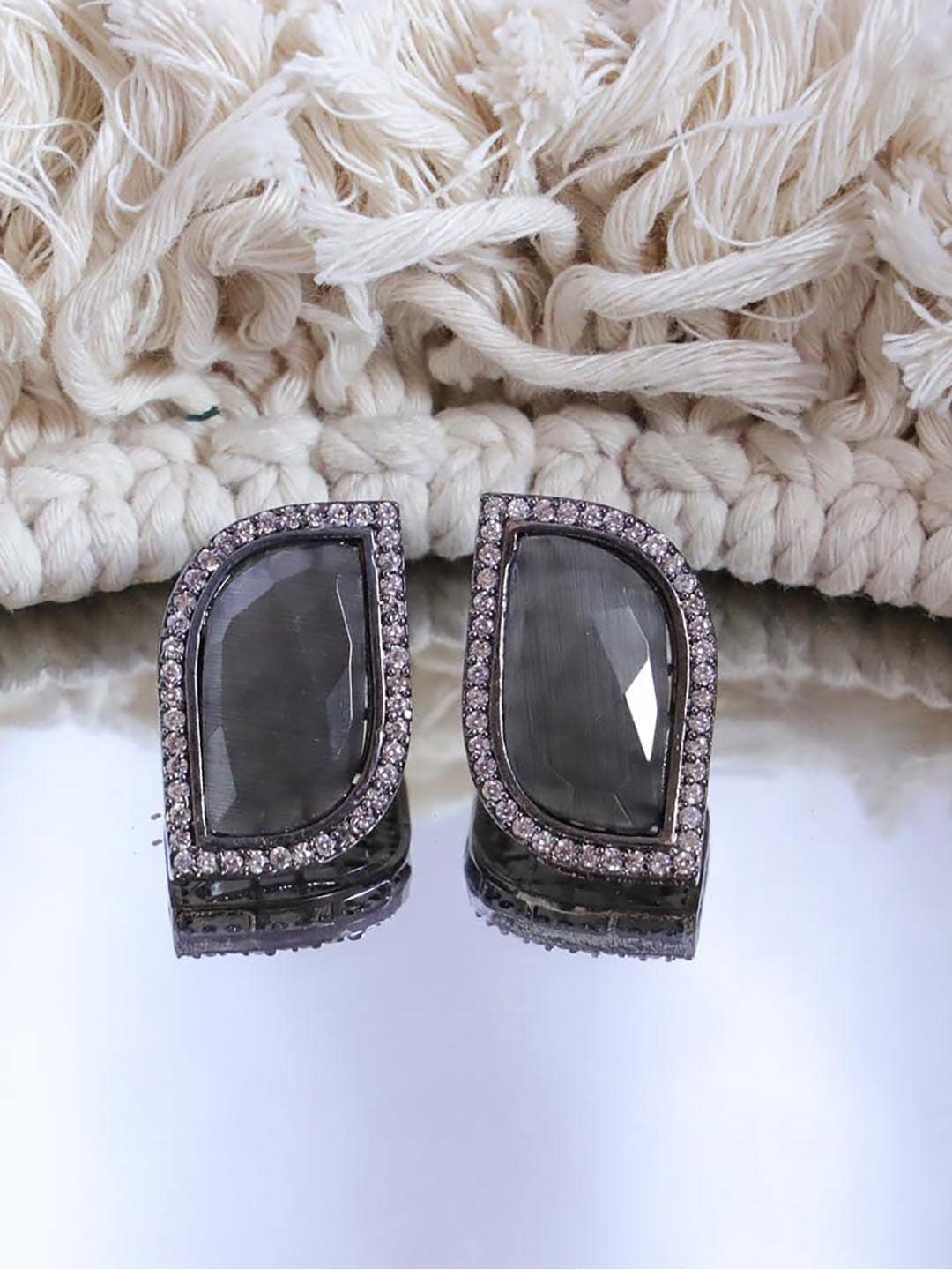

Ozanoo Silver-Plated Classic Studs Earrings, Black