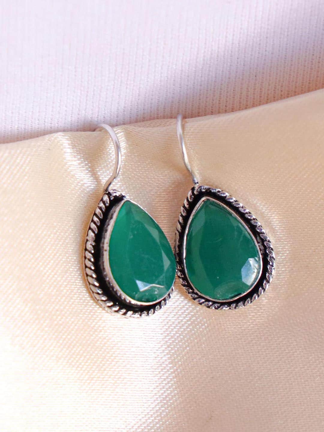 

Ozanoo Women Silver-Plated Classic Drop Earrings, Green