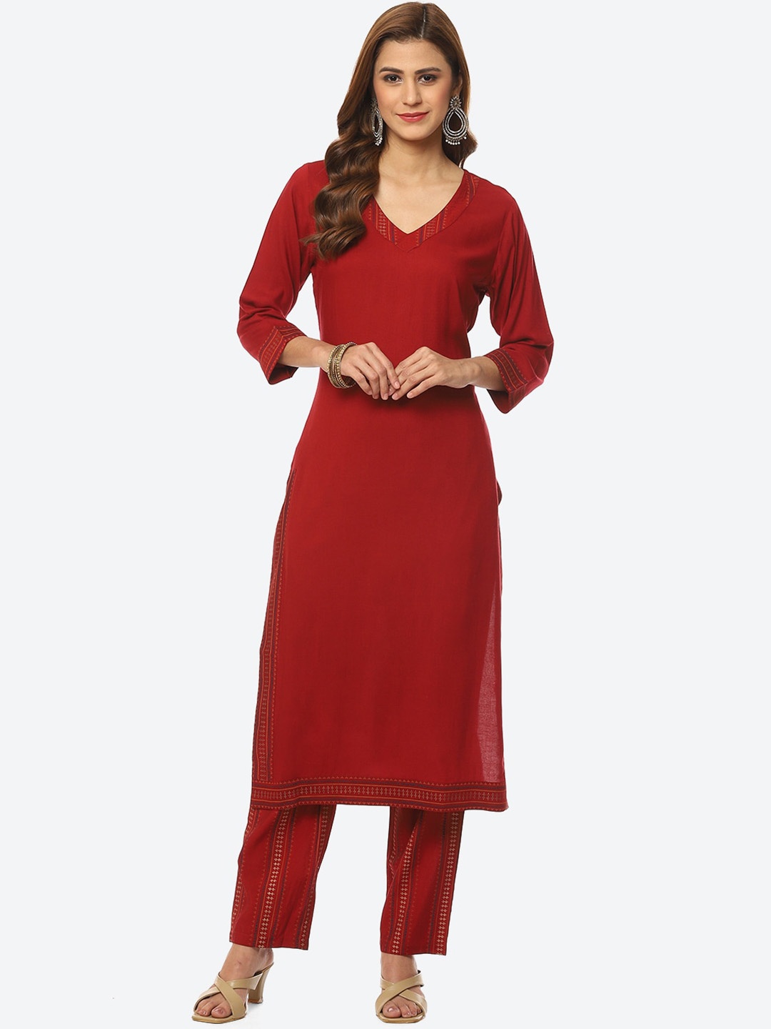 

Kurti's by Menka Ethnic Motifs Printed Kurta with Pyjamas, Red