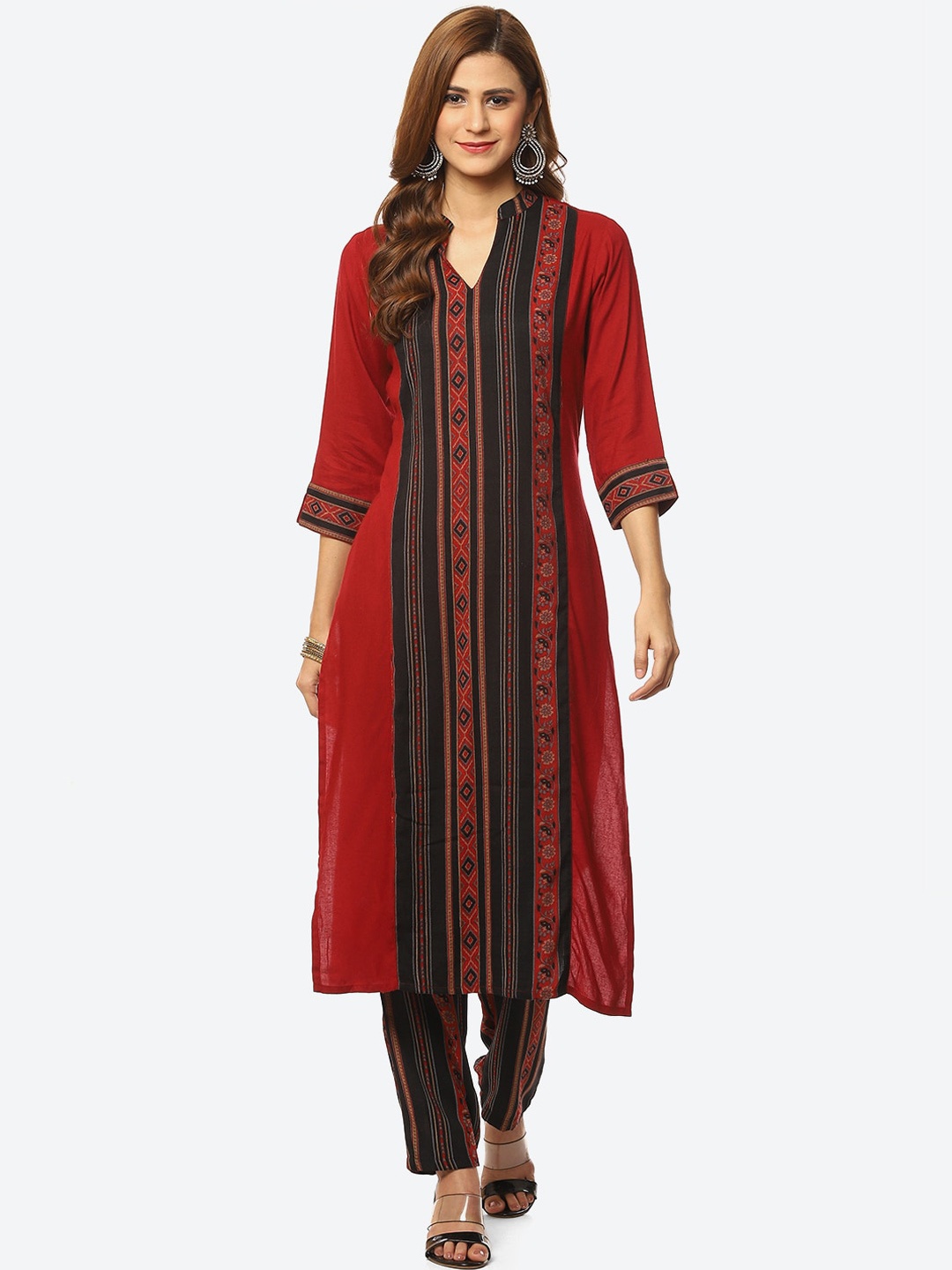

Kurti's by Menka Women Printed Panelled Kurta with Pyjamas, Maroon