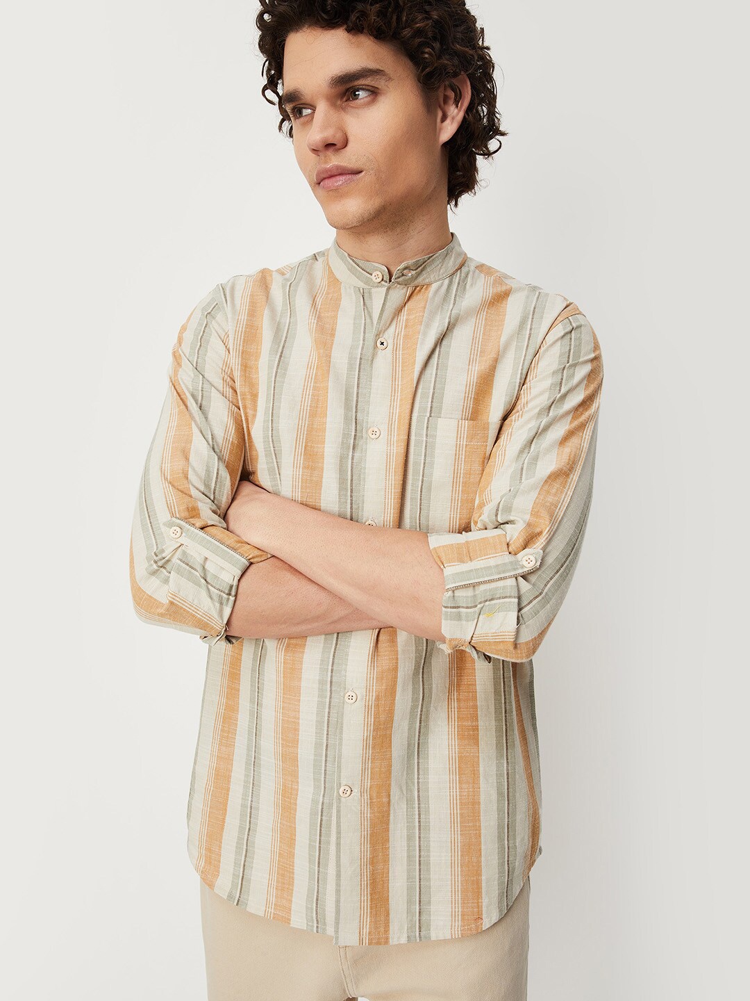 

max Men Blue Striped Casual Cotton Shirt, Beige