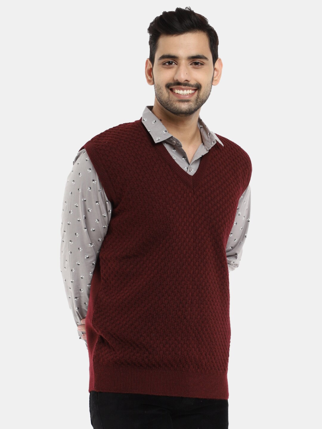 

V-Mart Men Self Design V Neck Sweatshirt, Red