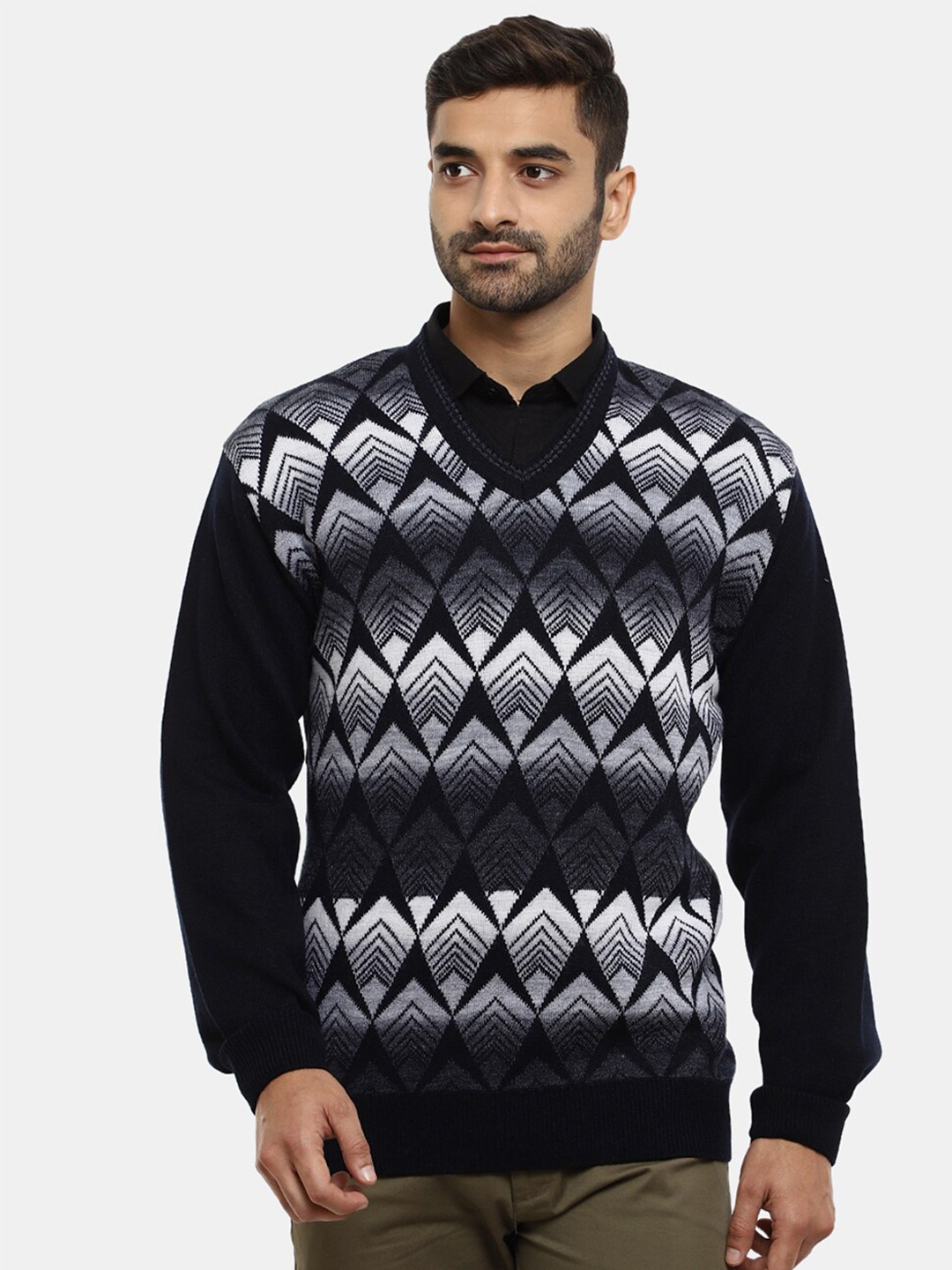 

V-Mart Men Geometric Printed Pullover Sweatshirt, Navy blue