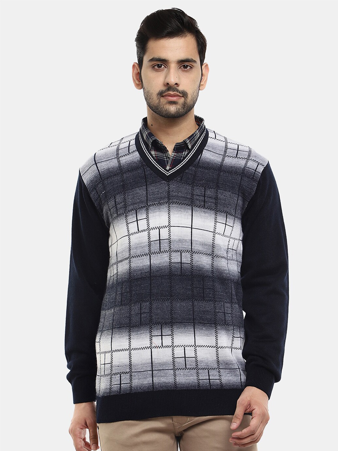 

V-Mart Men V-Neck Checked Wool Sweater, Navy blue