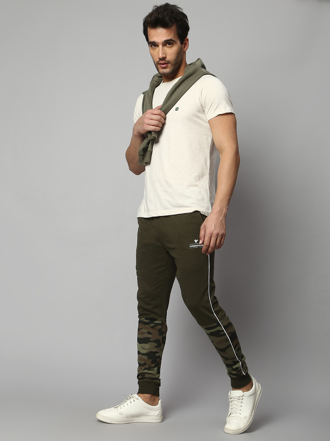 

Hubberholme Men Camouflage Printed Cotton Slim Fit Jogger, Olive