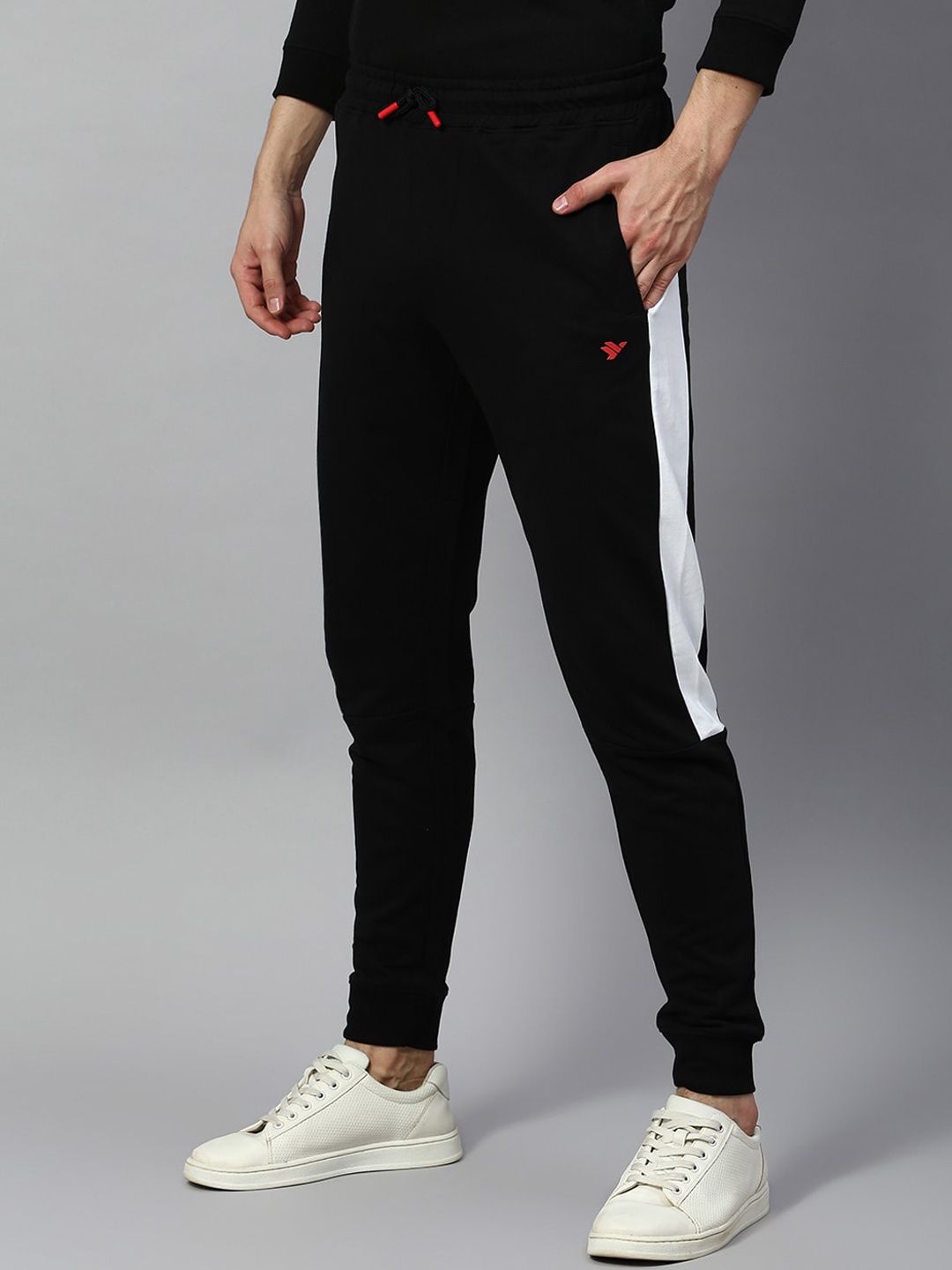 

Hubberholme Men Colourblocked Detail Pure Cotton Slim-Fit Joggers, Black