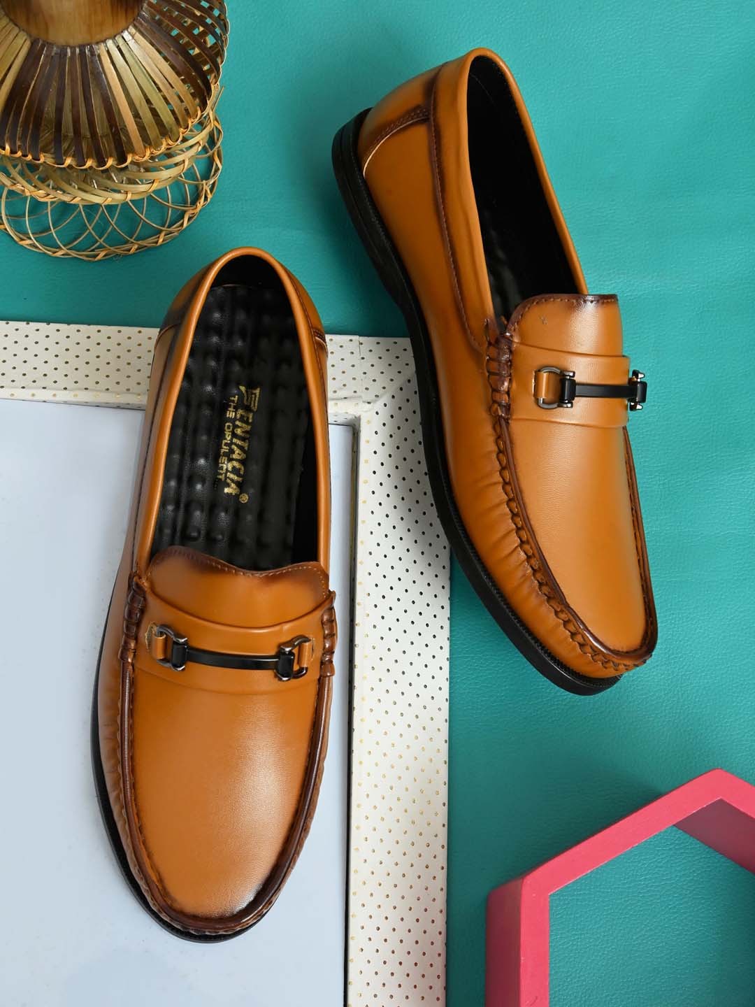 

Fentacia Men Solid Loafers, Tan