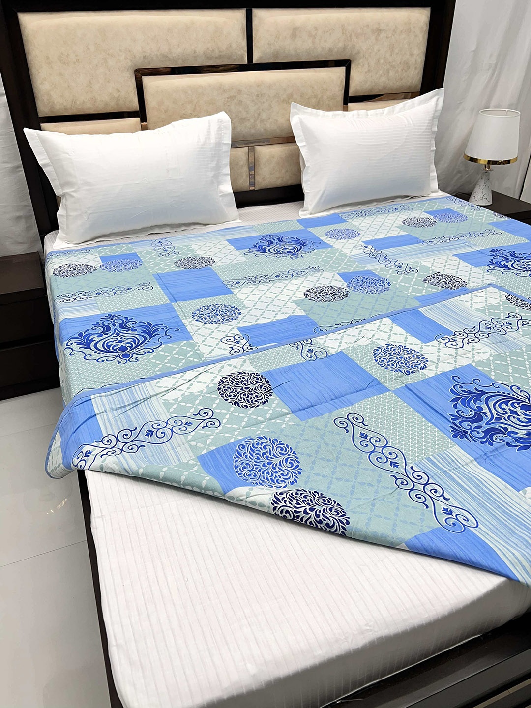 

Pure Decor Blue & White Geometric Printed Pure Cotton Duvet Cover with Zipper