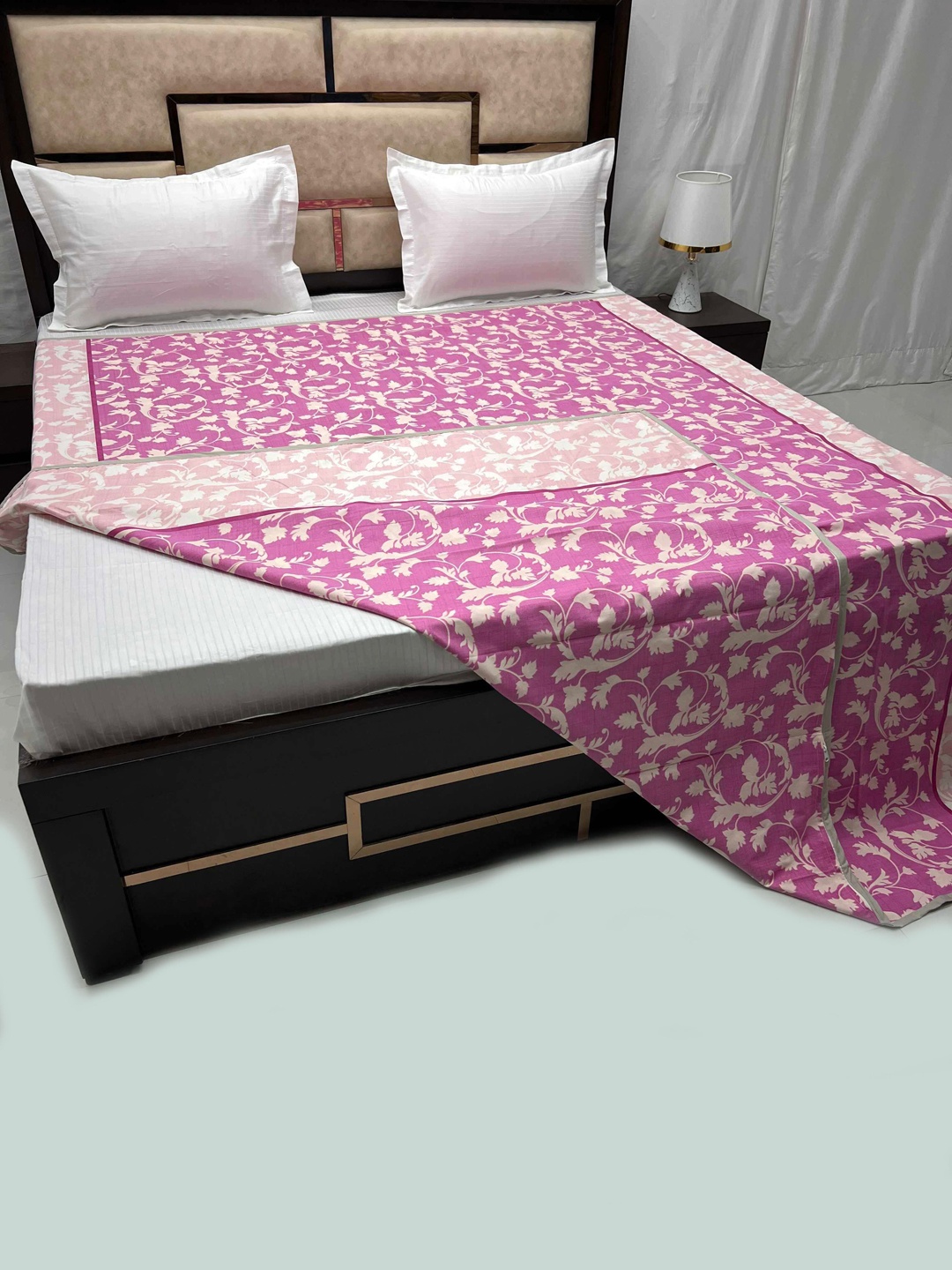 

Pure Decor Batik Printed Pure Cotton 300 TC Duvet Cover With Zipper, Pink