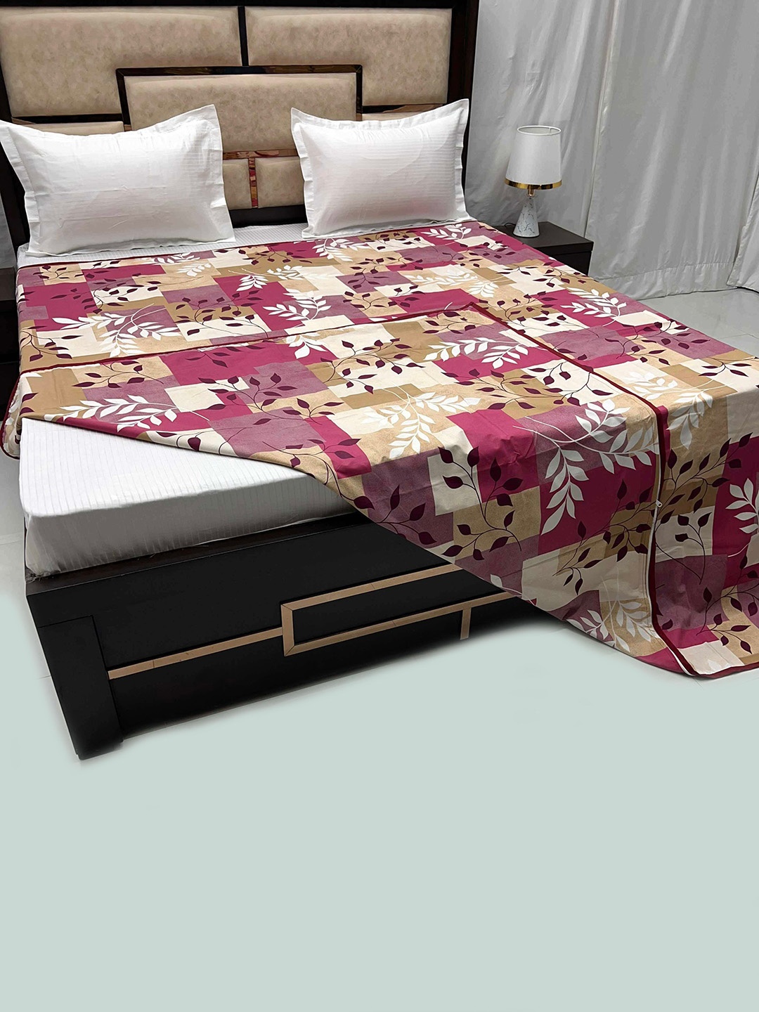 

Pure Decor Floral Printed Pure Cotton 330 TC King-Size Duvet Cover, Maroon