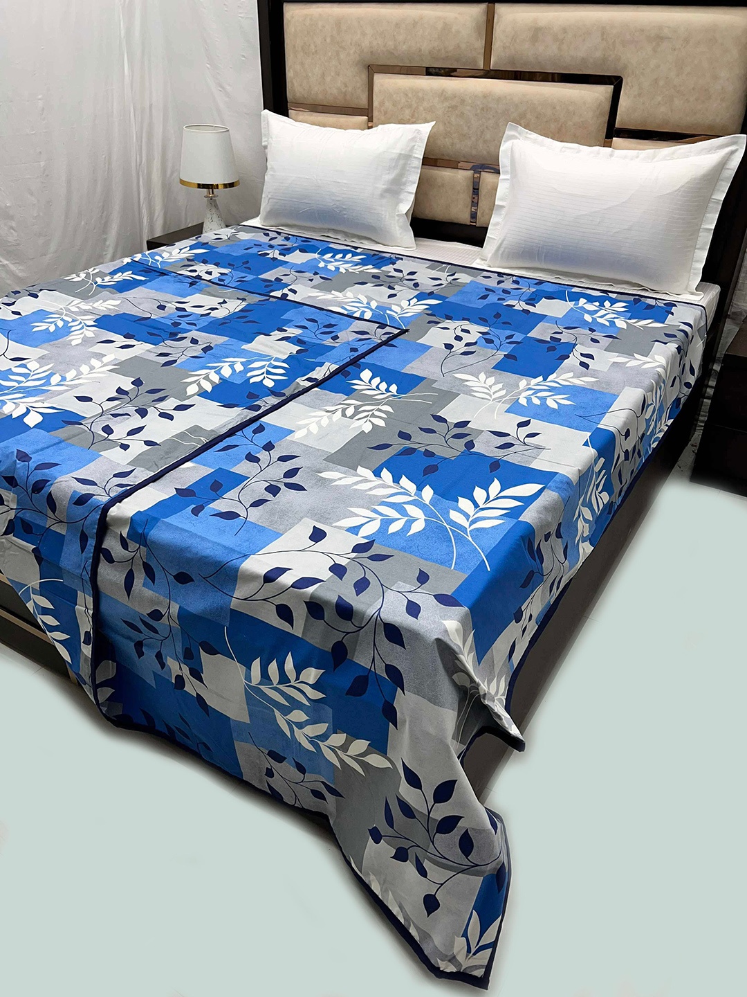 

Pure Decor Blue Floral Printed Pure Cotton King-Size Duvet Cover