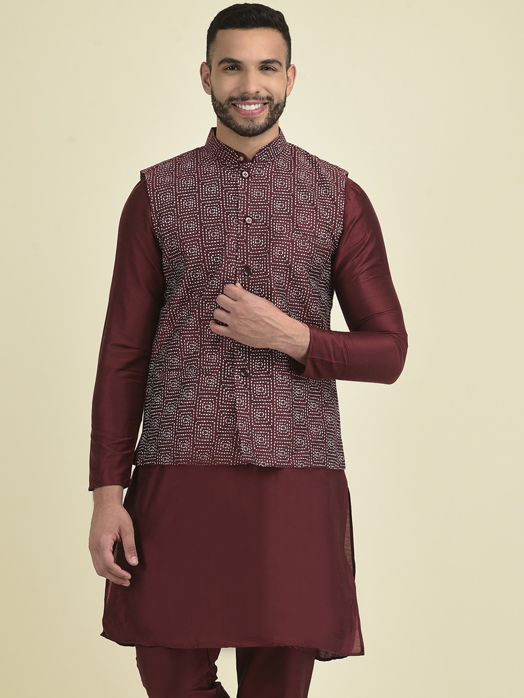 

DEYANN Men Ethnic Motifs Printed Kurta with Pyjamas With Nehru Jacket, Maroon