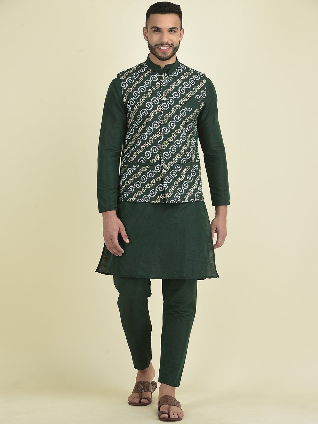 

DEYANN Men Ethnic Motifs Kurta with Pyjamas & Nehru Jacket, Green