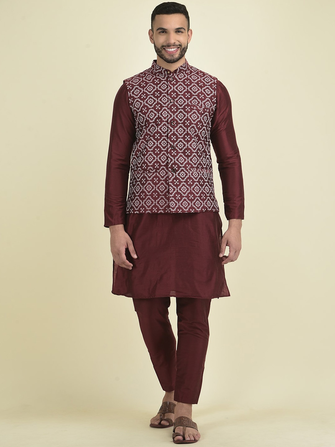DEYANN Men Ethnic Motifs Kurta with Pyjamas & Nehru Jacket, Maroon