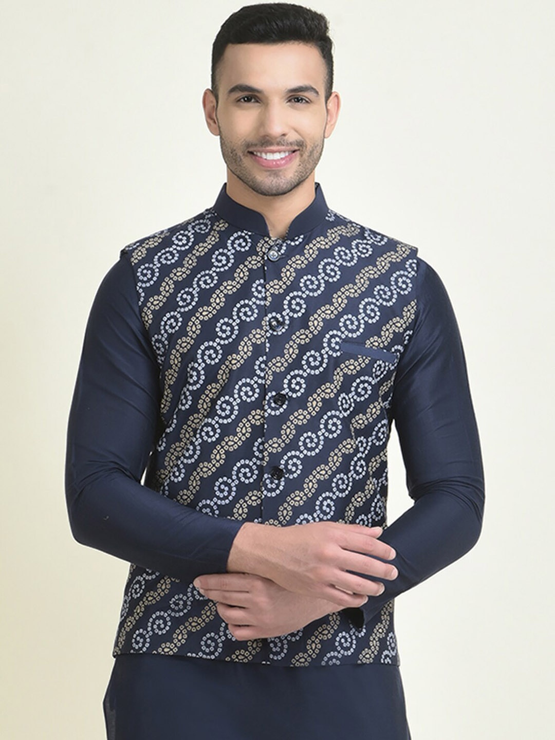 

DEYANN Men Ethnic Motifs Kurta with Pyjamas & Nehru Jacket, Navy blue