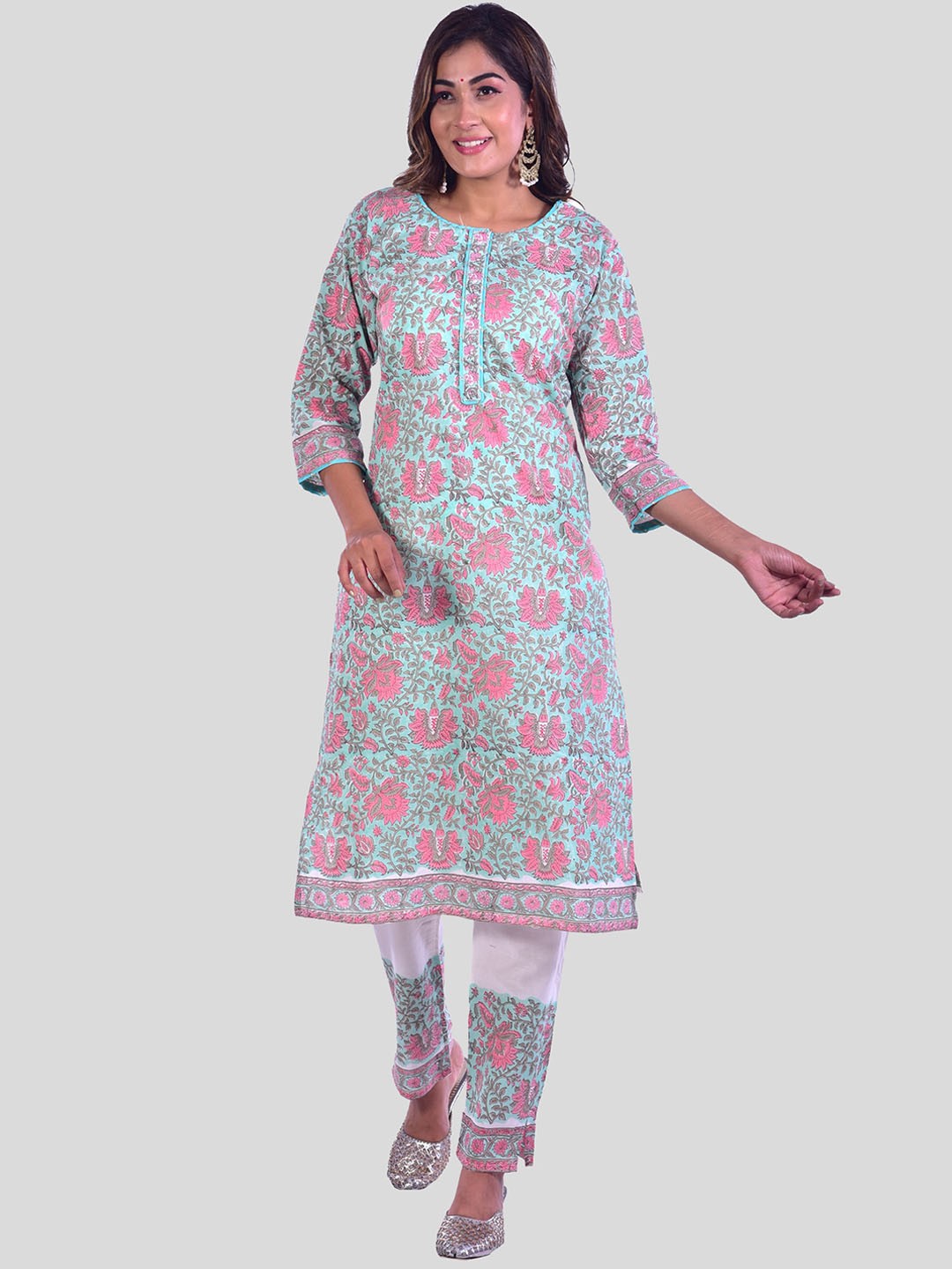 

Mishpra Women Floral Printed Pure Cotton Kurta with Trousers, Blue