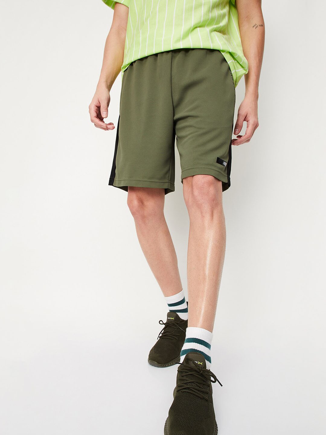 

max Men Slip-On Sports Shorts, Green