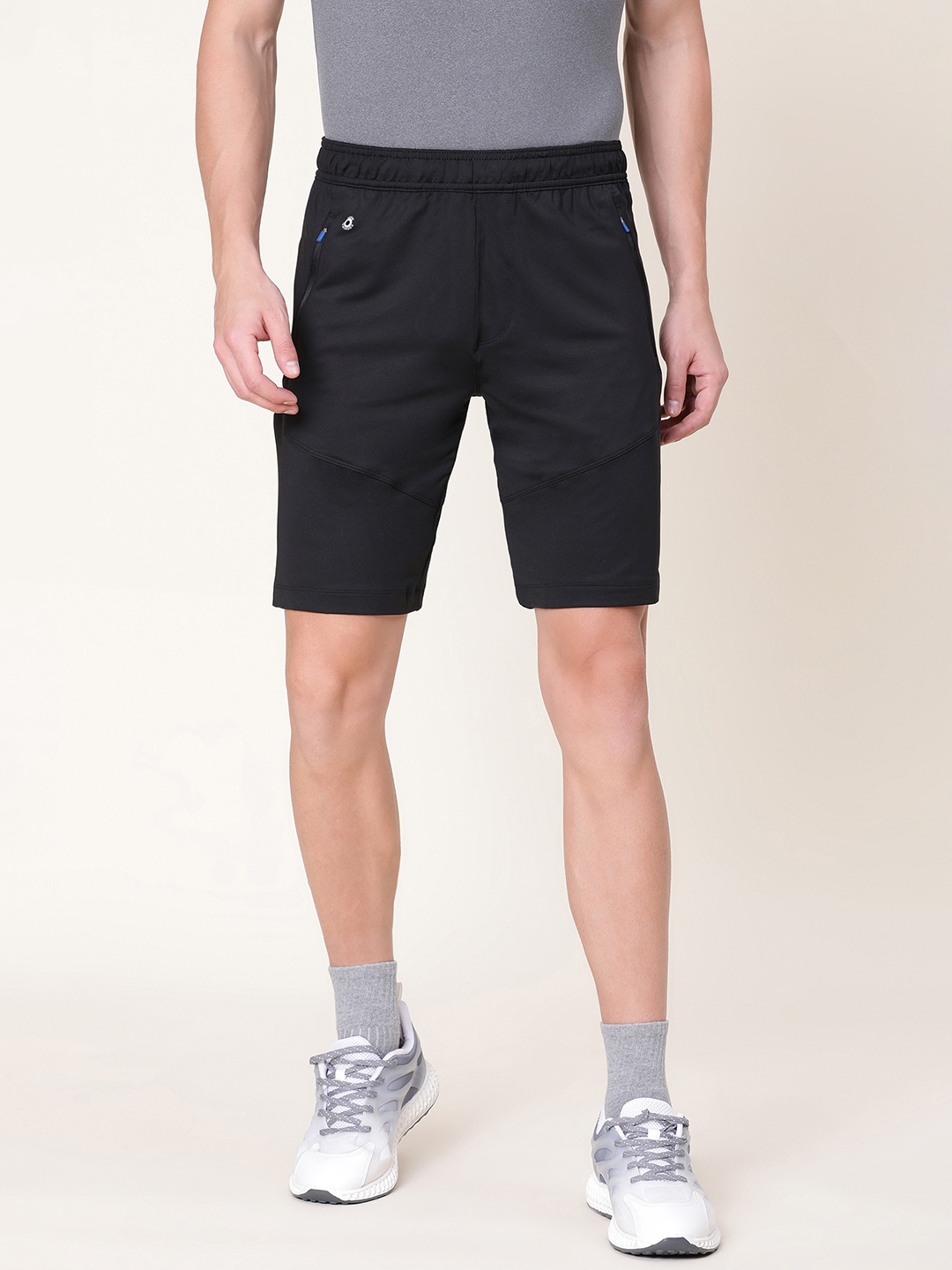 

Van Heusen Men Solid Swift Dry 4-Way Stretch Active Knit Shorts, Black