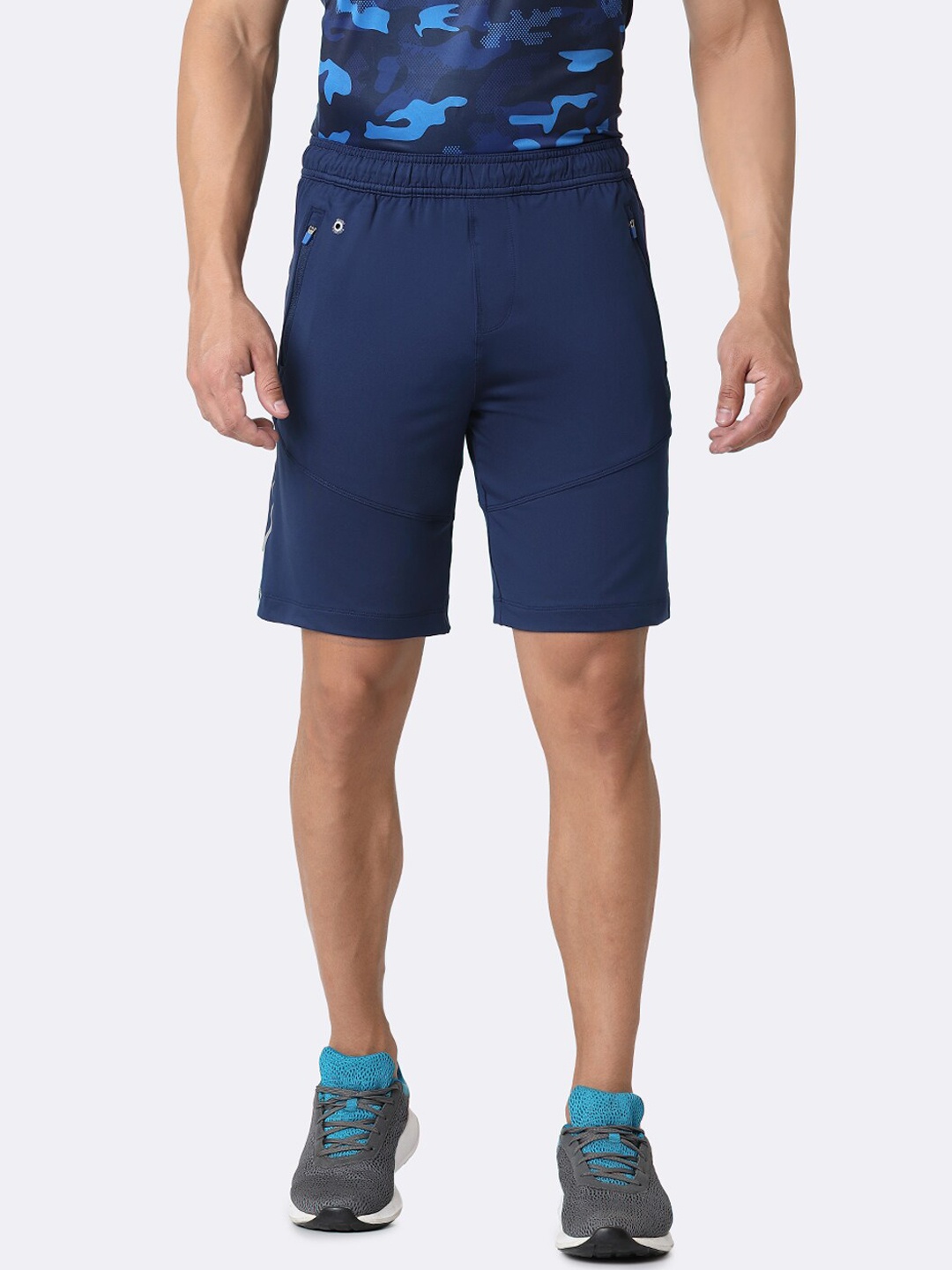 

Van Heusen Men Swift Dry 4-Way Stretch Active Knit Shorts, Navy blue
