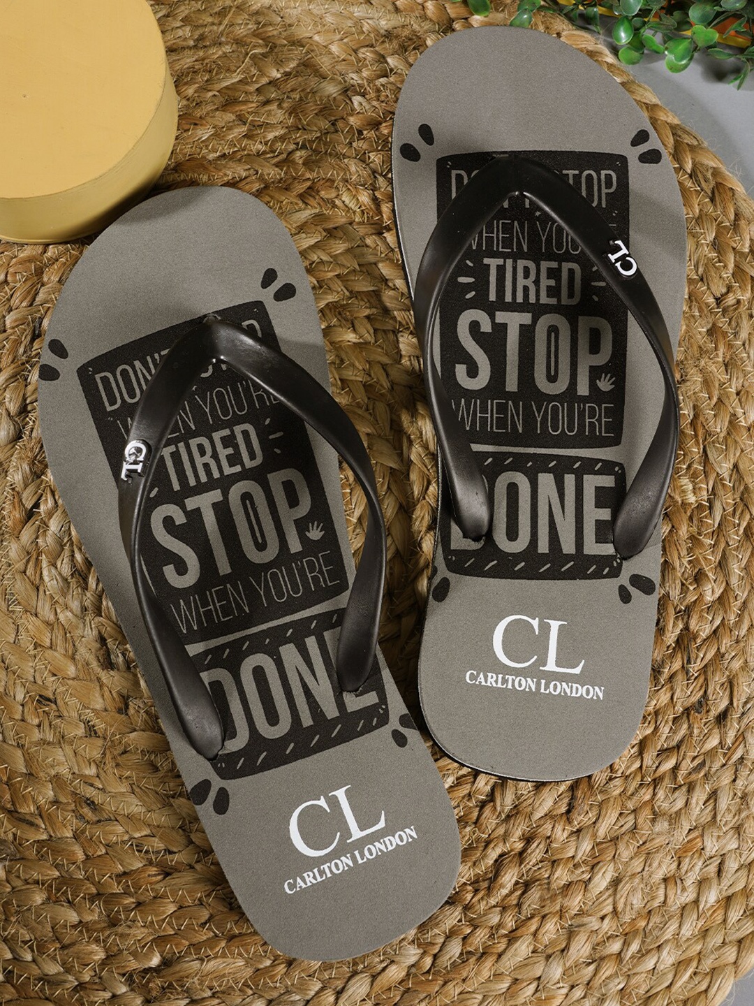 

Carlton London Men Printed Rubber Thong Flip-Flops, Grey