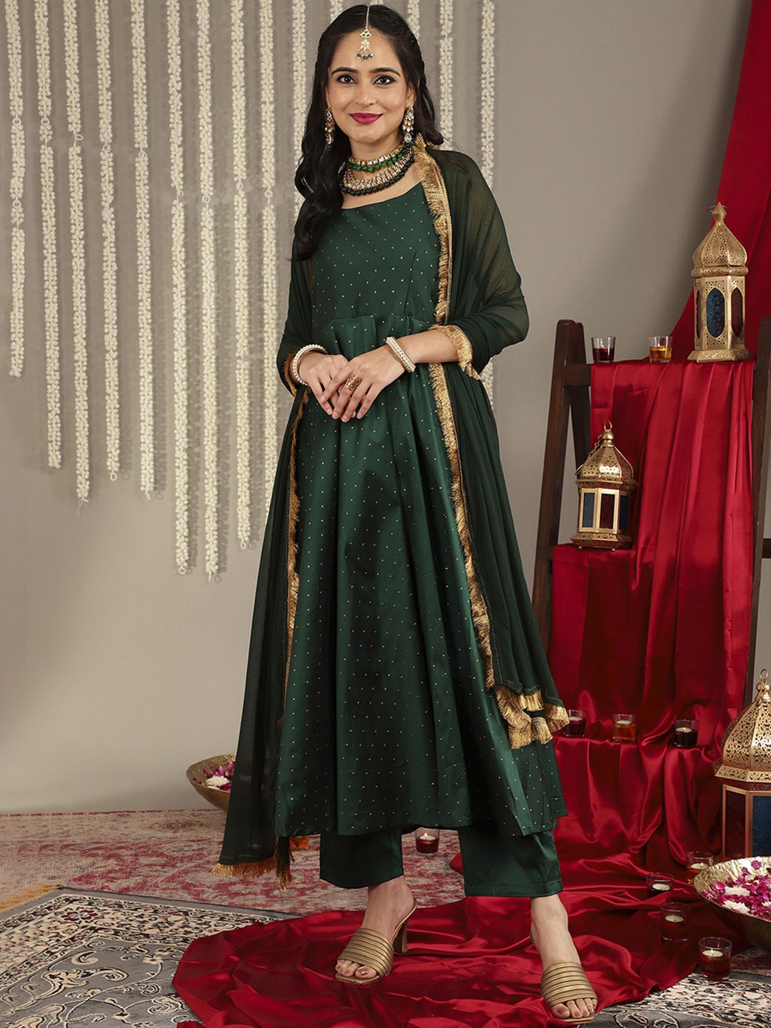 

Varanga Women Kurta With Trousers & Dupatta, Green