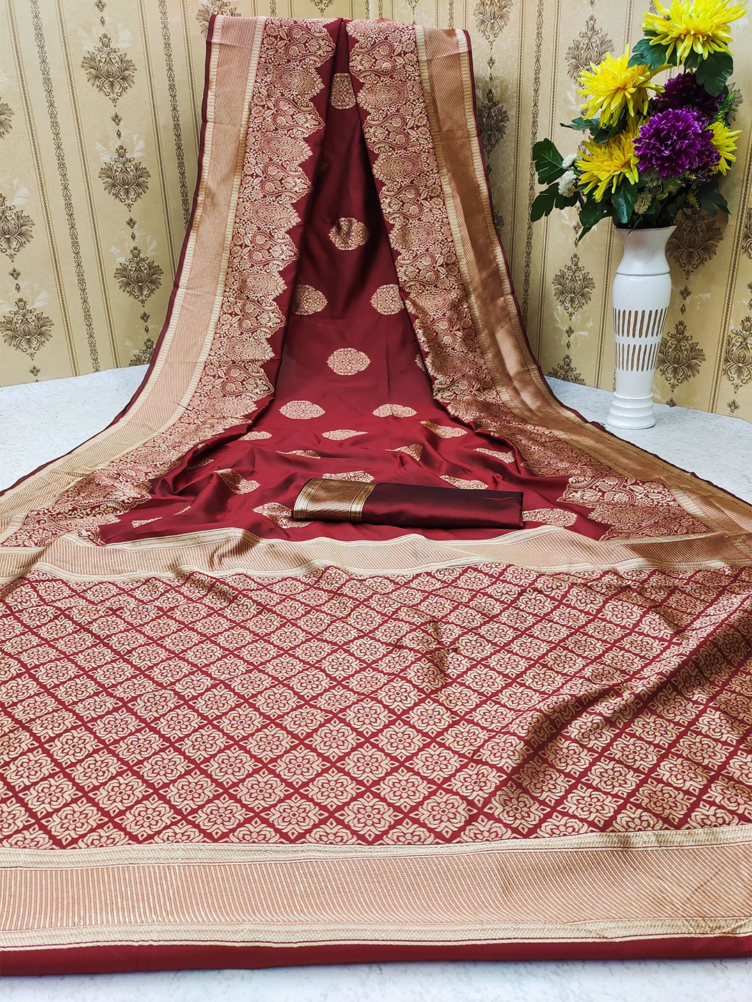 

AADVIKA Woven Design Zari Kanjeevaram Saree, Bronze
