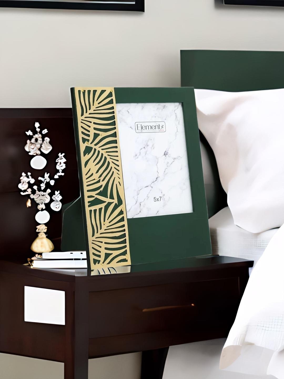 

Athome by Nilkamal Green & Gold-Toned Textured Photo Frame