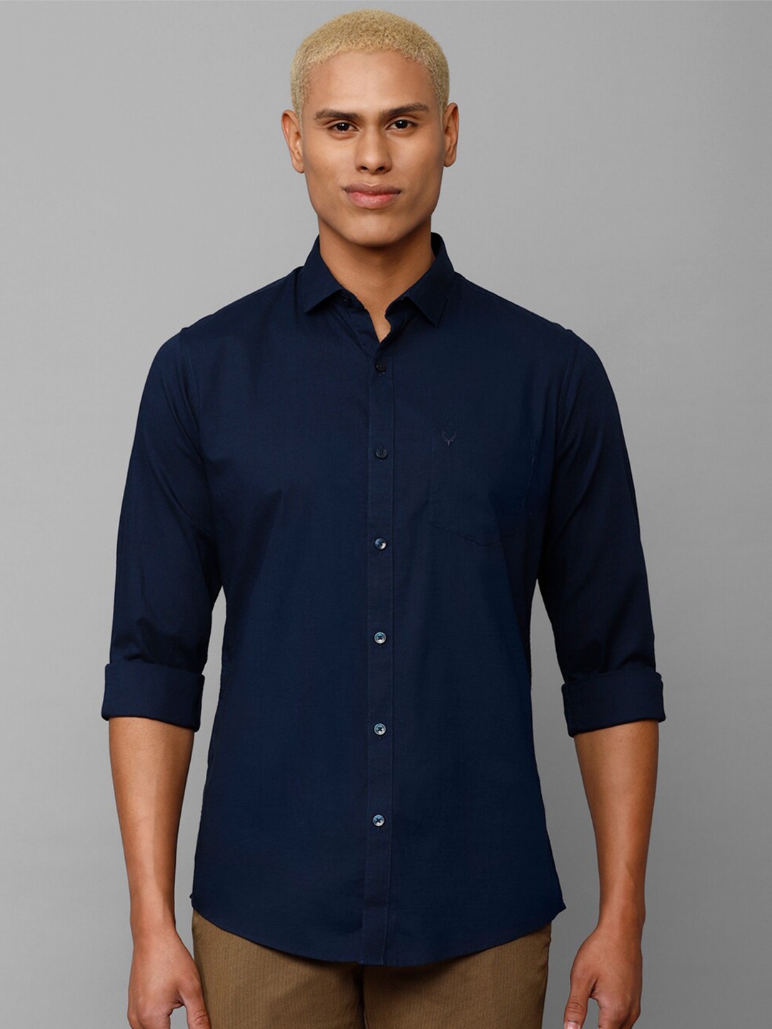 

Allen Solly Men Slim Fit Pure Cotton Casual Shirt, Navy blue