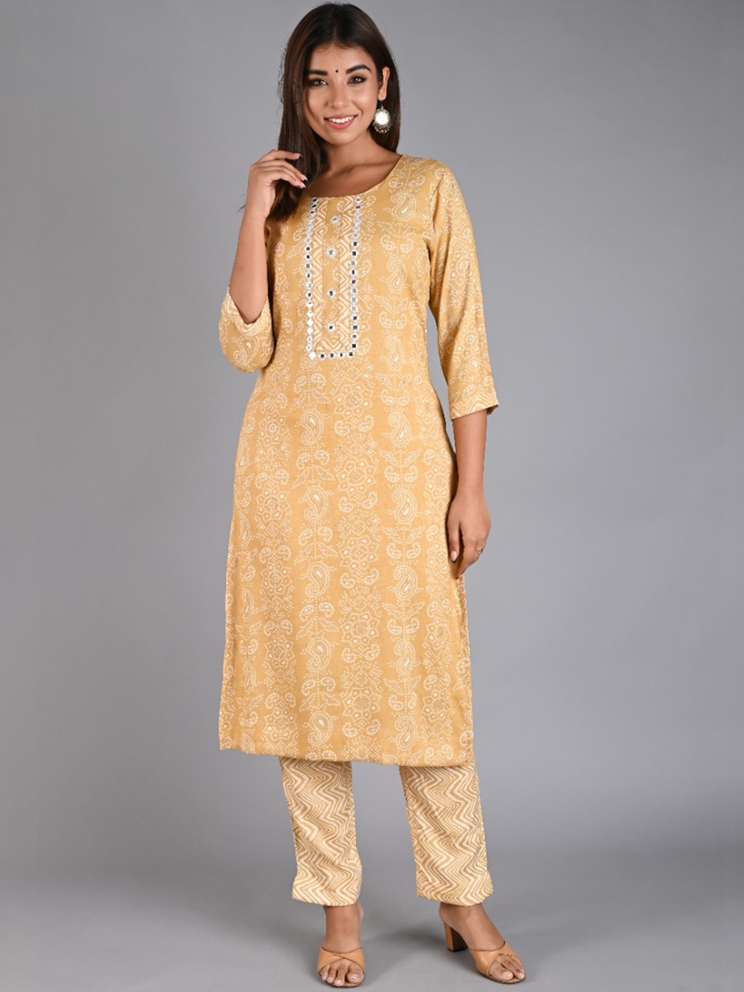 

Do Dhaage Bandhani Printed Mirror Work Kurta with Trousers, Yellow