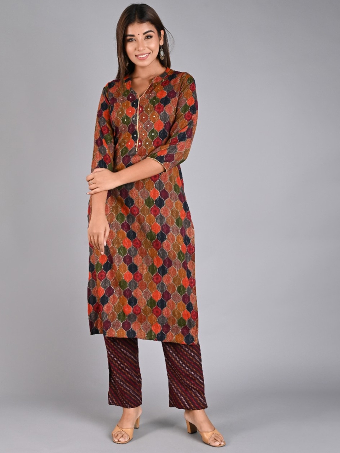 

Do Dhaage Printed Sequinned Kurta with Trousers, Red