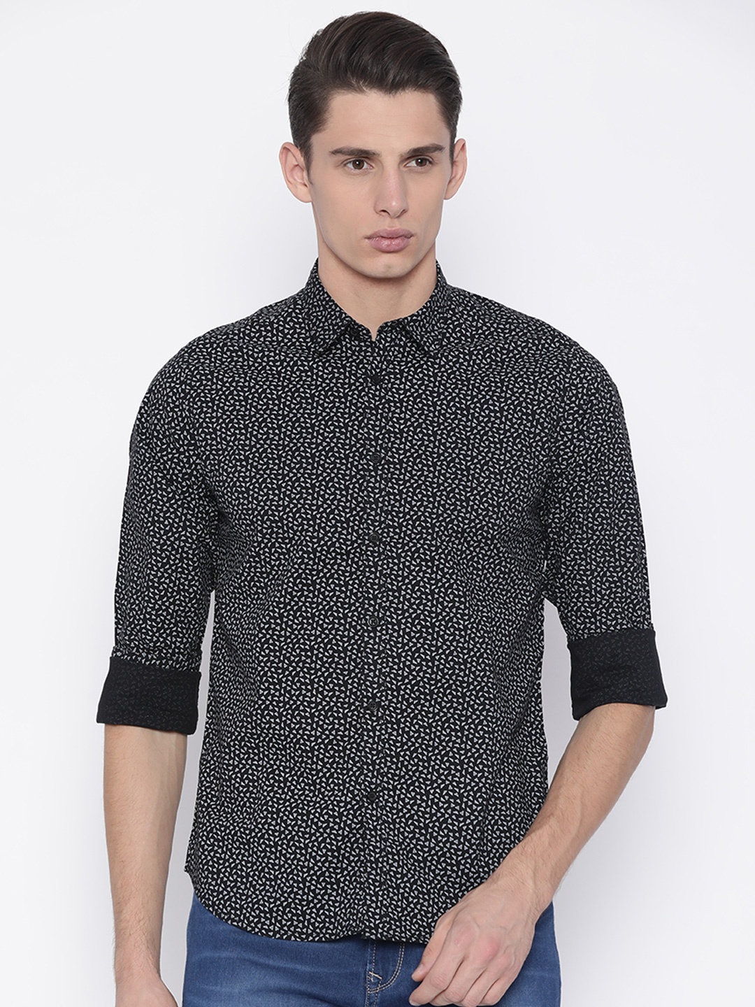 

Pepe Jeans Men Black & White Regular Fit Printed Casual Shirt