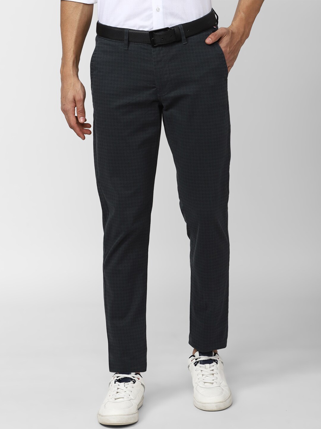 

Van Heusen Sport Men Textured Slim Fit Trousers, Grey
